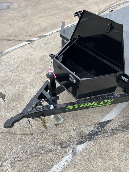 New 2026 Stanley Trailers 83"X24' Split Tail Car Hauler