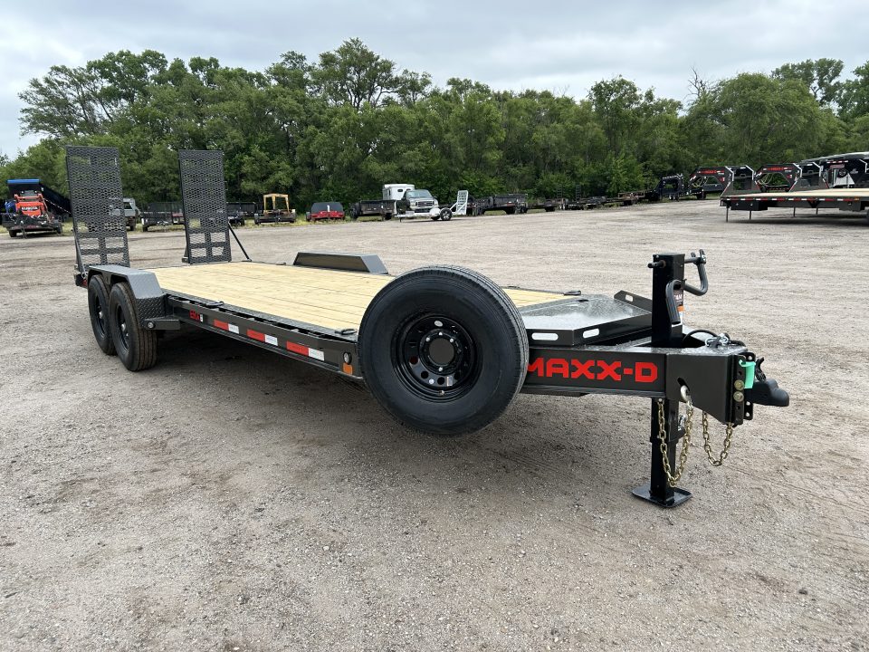 New 2027 MAXX-D EHX 83x22 Equipment Trailer