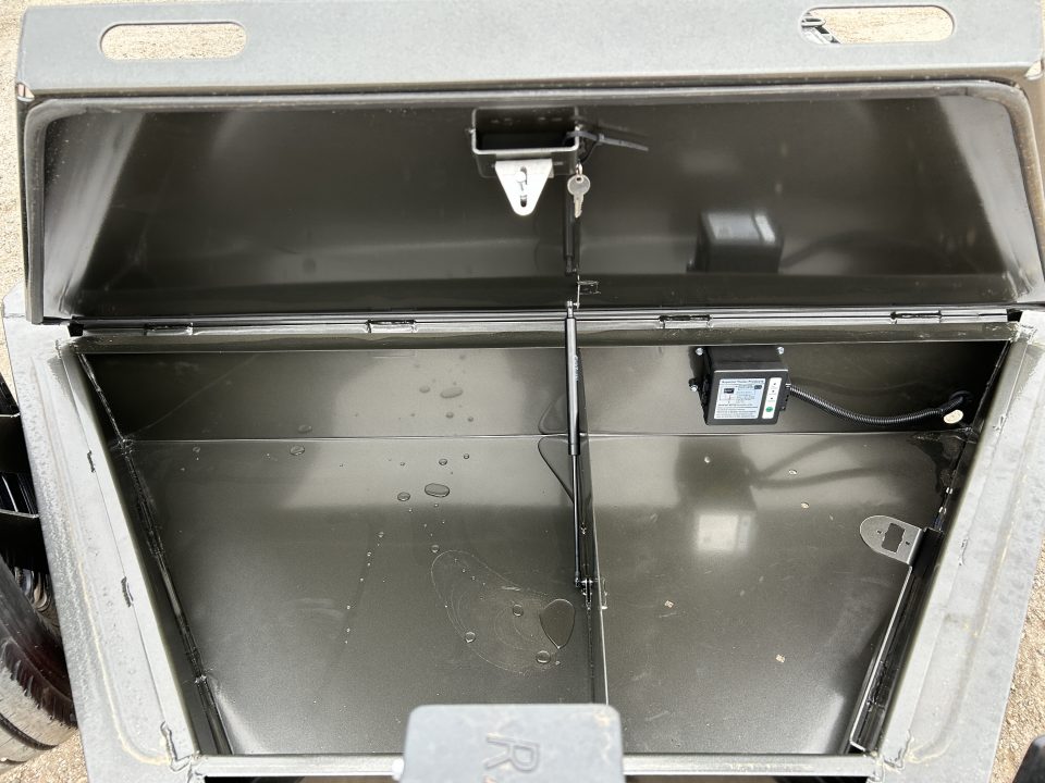 New 2027 MAXX-D EHX 83x22 Equipment Trailer