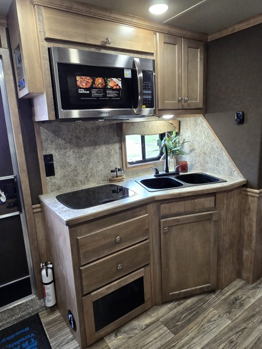 New 2026 Merhow Stampede 3 Horse Trailer
