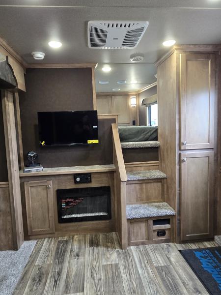 New 2026 Merhow Stampede 3 Horse Trailer