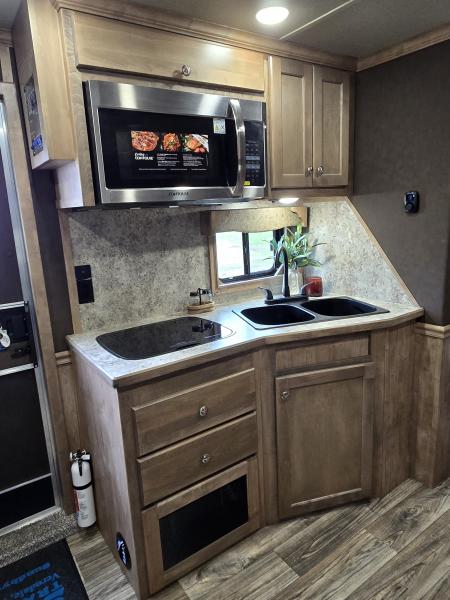 New 2026 Merhow Stampede 3 Horse Trailer