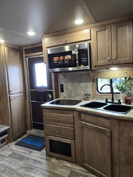New 2026 Merhow Stampede 3 Horse Trailer
