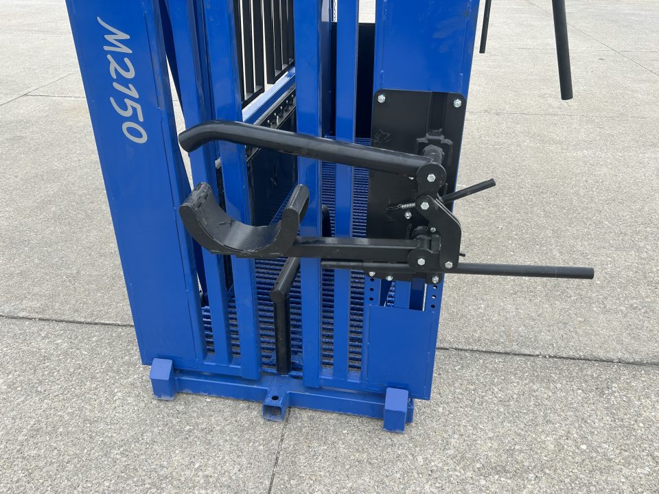 New 2026 Other M2150 Manual Squeeze Chute Livestock Equipment