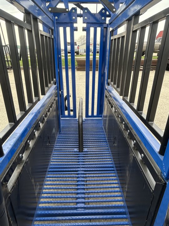 New 2026 Other M2150 Manual Squeeze Chute Livestock Equipment