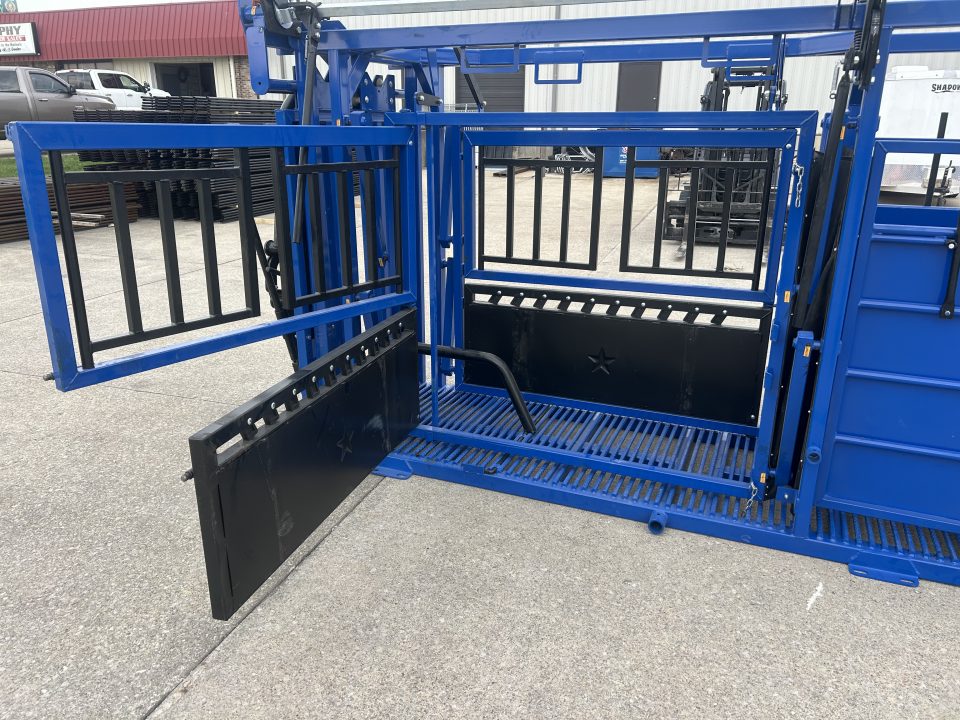 New 2026 Other M2150 Manual Squeeze Chute Livestock Equipment