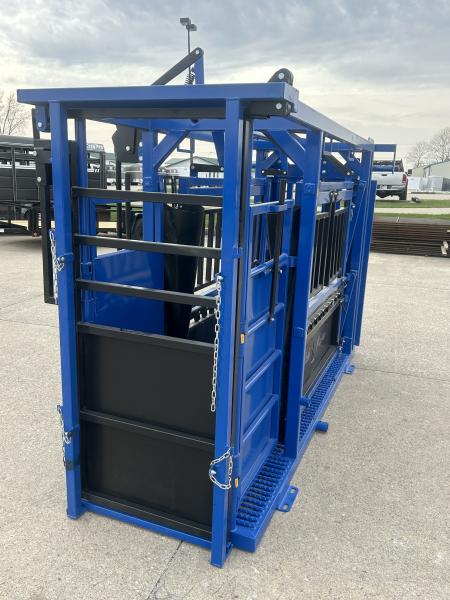 New 2026 Other M2150 Manual Squeeze Chute Livestock Equipment