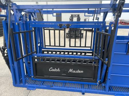 New 2026 Other M2150 Manual Squeeze Chute Livestock Equipment