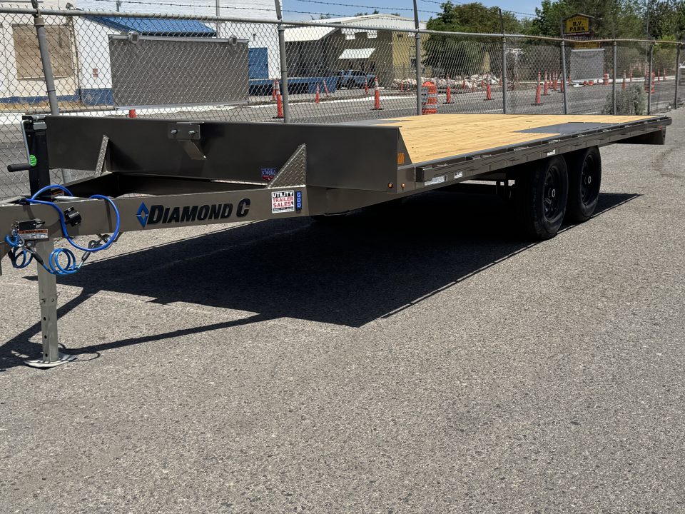 New 2026 Diamond C GDD 102"x18' - 10K Deckover Equipment Trailer