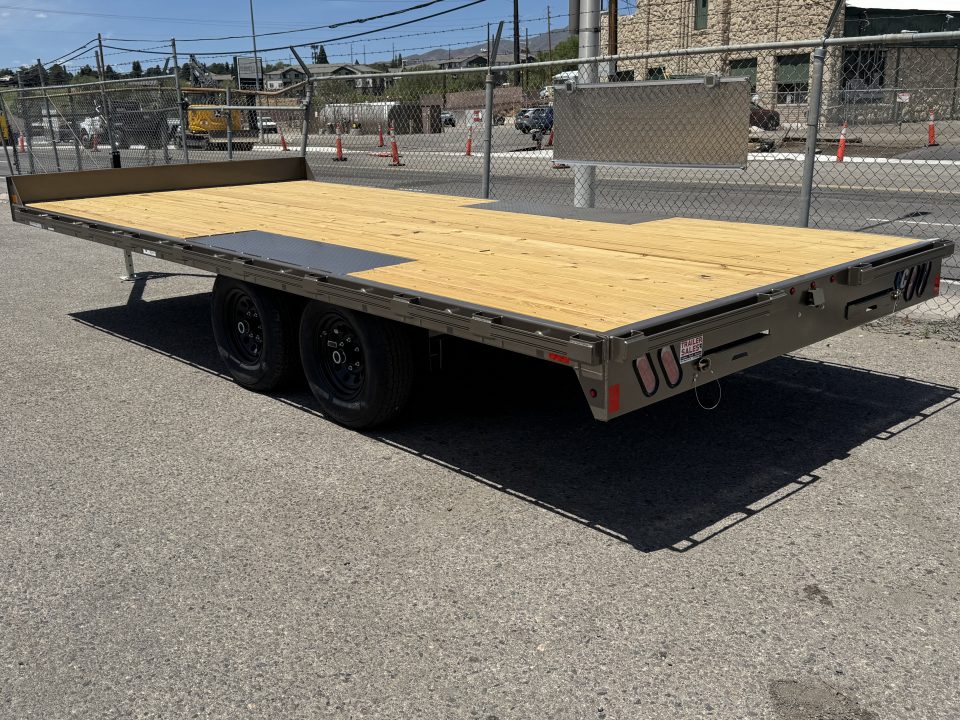 New 2026 Diamond C GDD 102"x18' - 10K Deckover Equipment Trailer