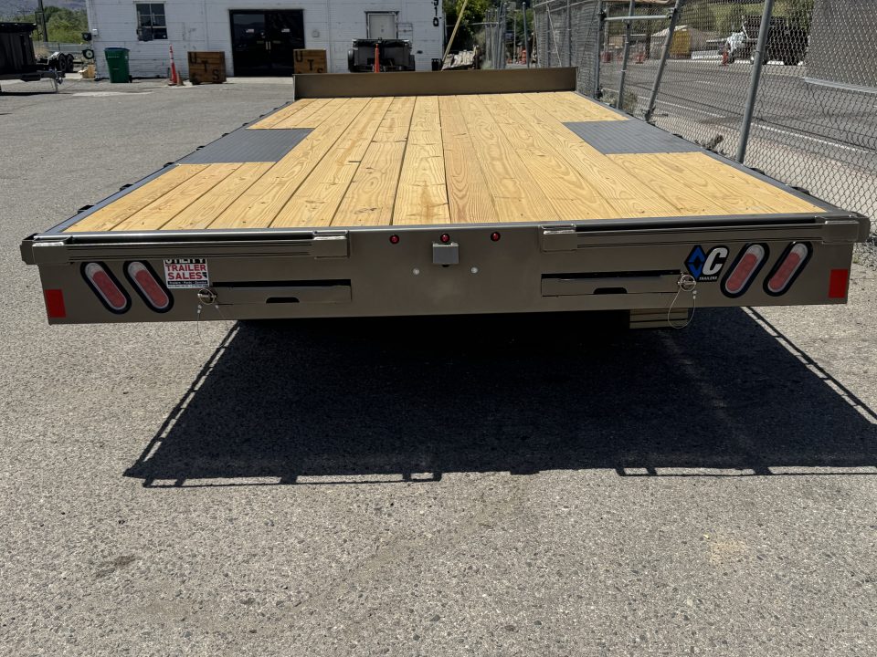New 2026 Diamond C GDD 102"x18' - 10K Deckover Equipment Trailer