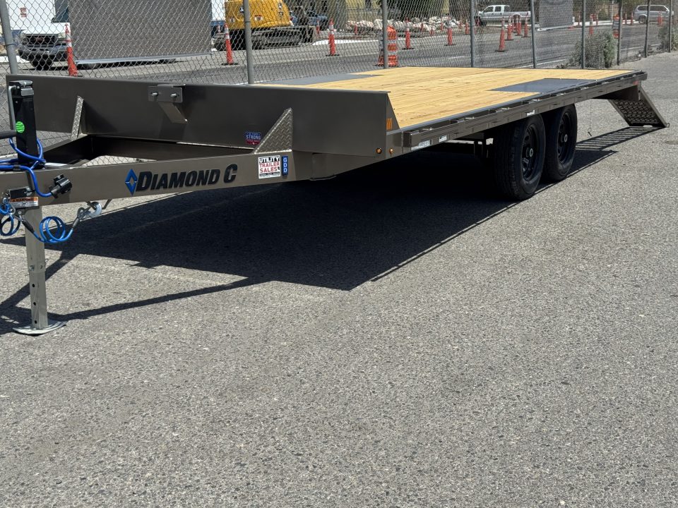 New 2026 Diamond C GDD 102"x18' - 10K Deckover Equipment Trailer