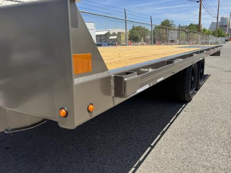 New 2026 Diamond C GDD 102"x18' - 10K Deckover Equipment Trailer