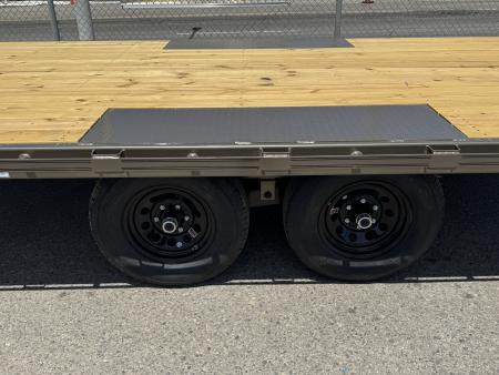 New 2026 Diamond C GDD 102"x18' - 10K Deckover Equipment Trailer