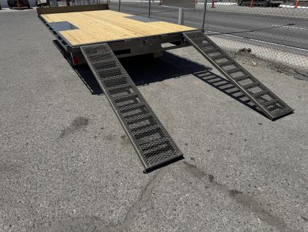New 2026 Diamond C GDD 102"x18' - 10K Deckover Equipment Trailer