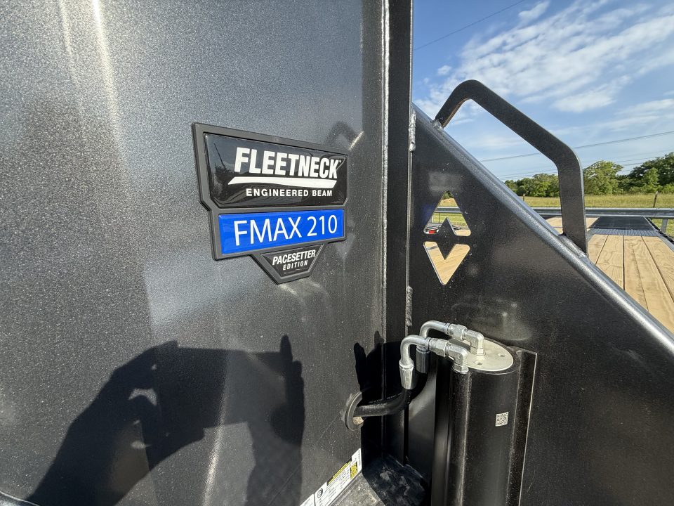 New 2026 Diamond C FMAX 210 32’ Flatbed Trailer, PACESETTER EDITION HYD DOVETAIL AND JACKS, DISC BRAKES, HEAVY DUTY SUSPENSION, ALUMINUM OUTER WHEELS