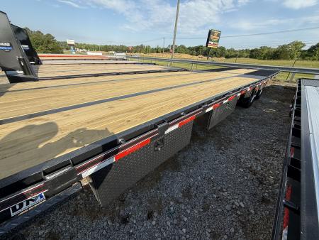 New 2026 Diamond C FMAX 210 32’ Flatbed Trailer, PACESETTER EDITION HYD DOVETAIL AND JACKS, DISC BRAKES, HEAVY DUTY SUSPENSION, ALUMINUM OUTER WHEELS