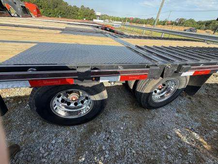 New 2026 Diamond C FMAX 210 32’ Flatbed Trailer, PACESETTER EDITION HYD DOVETAIL AND JACKS, DISC BRAKES, HEAVY DUTY SUSPENSION, ALUMINUM OUTER WHEELS