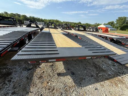 New 2026 Diamond C FMAX 210 32’ Flatbed Trailer, PACESETTER EDITION HYD DOVETAIL AND JACKS, DISC BRAKES, HEAVY DUTY SUSPENSION, ALUMINUM OUTER WHEELS