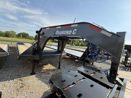 New 2026 Diamond C FMAX 210 32’ Flatbed Trailer, PACESETTER EDITION HYD DOVETAIL AND JACKS, DISC BRAKES, HEAVY DUTY SUSPENSION, ALUMINUM OUTER WHEELS