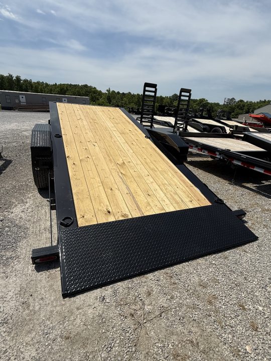 New 2026 Diamond C HDT 210 24’ Tilt Trailer, PACESETTER EDITION, 23K GVWR, HYD JACK, HEAVY FENDERS, FORK HOLDERS