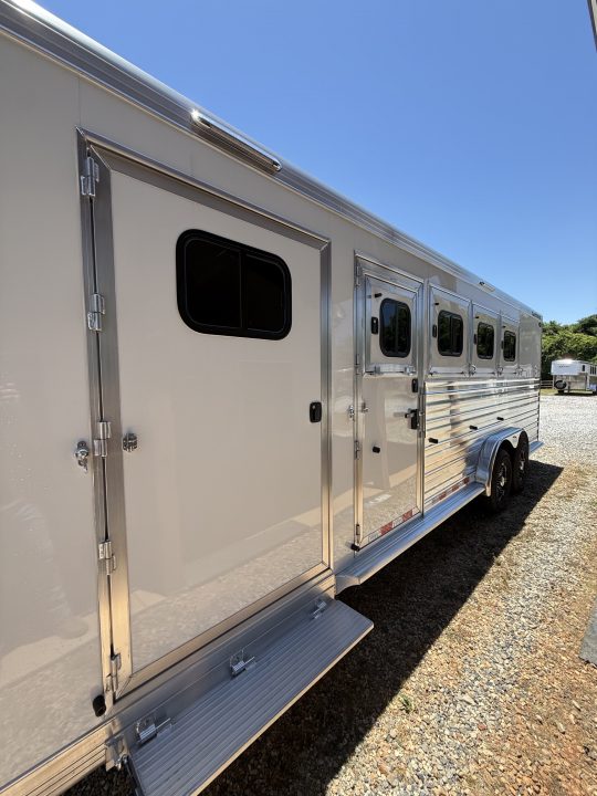 New 2027 Cimarron Trailers Norstar 4h SL GN RTG Dual Door Horse Trailer