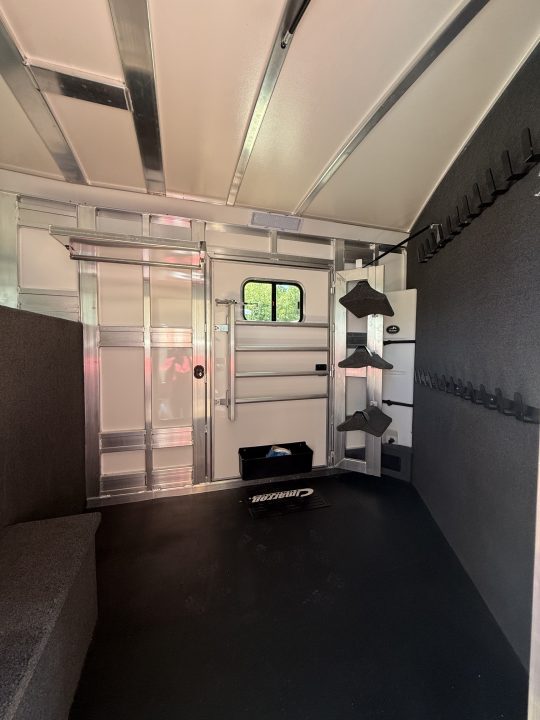 New 2027 Cimarron Trailers Norstar 4h SL GN RTG Dual Door Horse Trailer