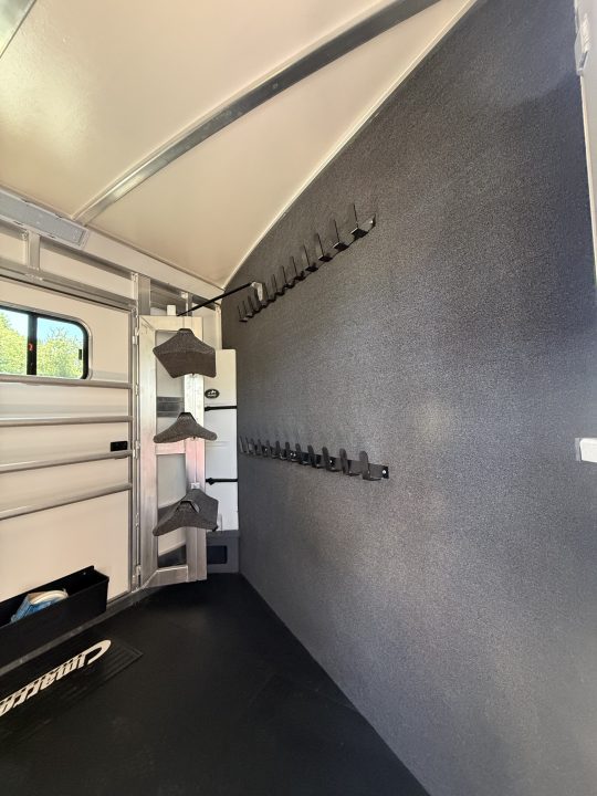 New 2027 Cimarron Trailers Norstar 4h SL GN RTG Dual Door Horse Trailer