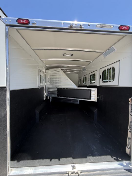 New 2027 Cimarron Trailers Norstar 4h SL GN RTG Dual Door Horse Trailer