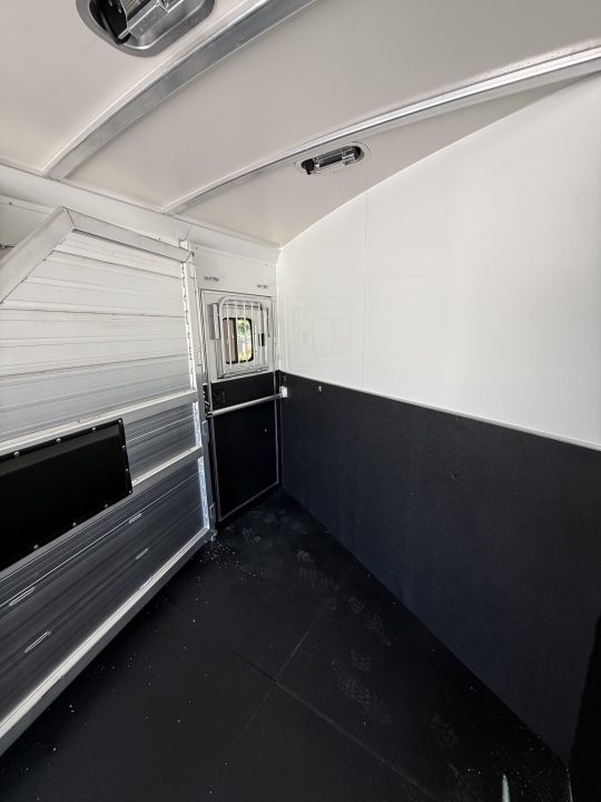 New 2027 Cimarron Trailers Norstar 4h SL GN RTG Dual Door Horse Trailer