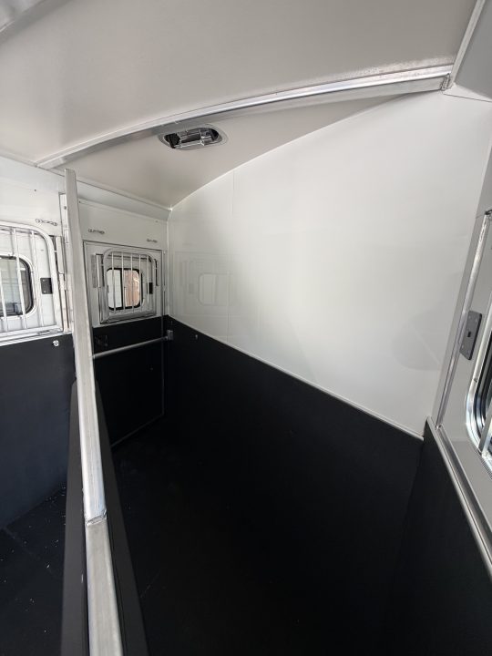 New 2027 Cimarron Trailers Norstar 4h SL GN RTG Dual Door Horse Trailer