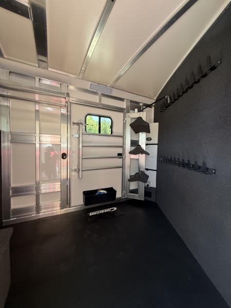 New 2027 Cimarron Trailers Norstar 4h SL GN RTG Dual Door Horse Trailer