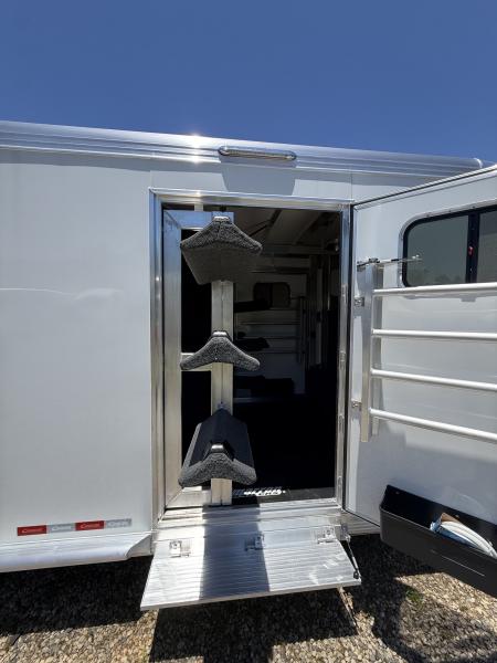 New 2027 Cimarron Trailers Norstar 4h SL GN RTG Dual Door Horse Trailer