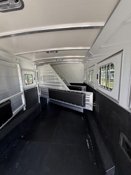 New 2027 Cimarron Trailers Norstar 4h SL GN RTG Dual Door Horse Trailer
