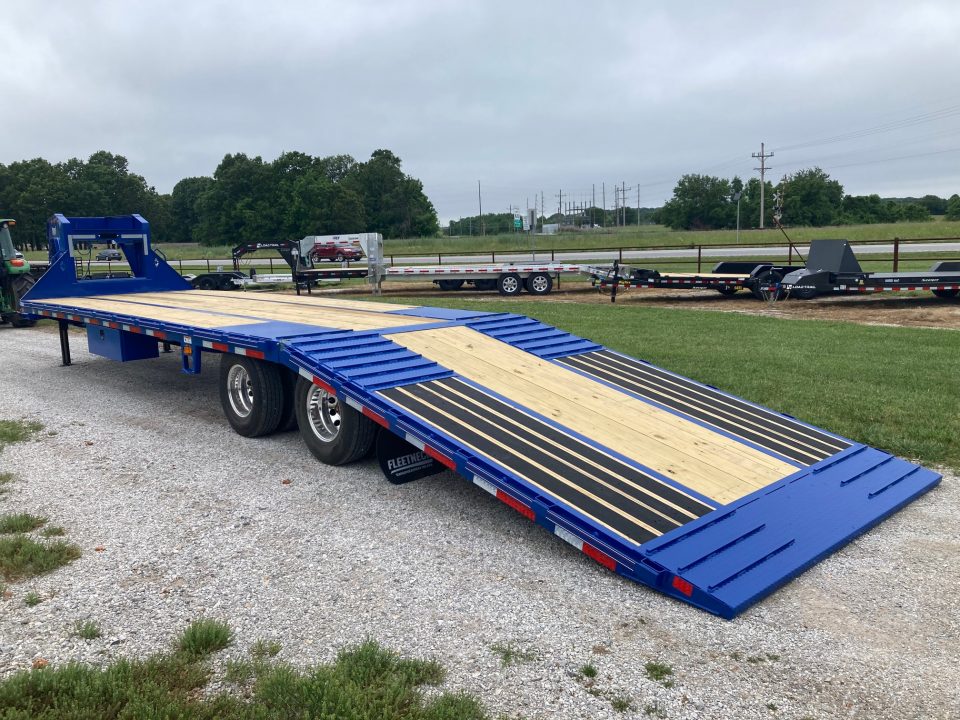 New 2026 Diamond C Trailers 102X35 TANDEM 25K GN HYDROTAIL W/ BLACKWOOD RUNNERS, HYDROJACKS, SOLAR & WIRELESS REMOTE Flatbed Trailer
