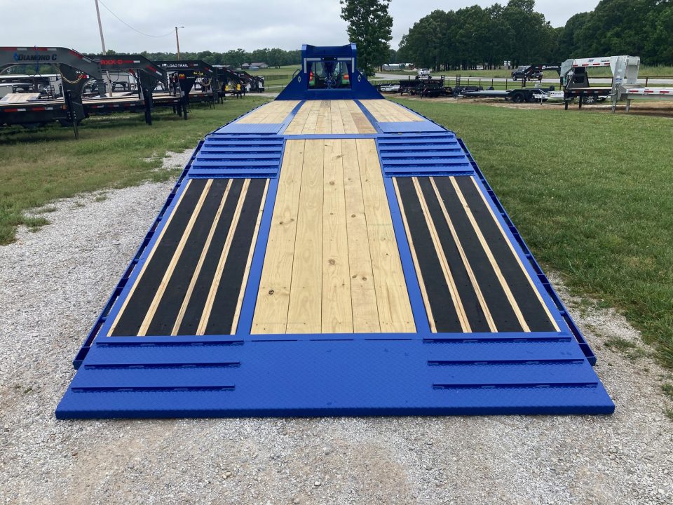 New 2026 Diamond C Trailers 102X35 TANDEM 25K GN HYDROTAIL W/ BLACKWOOD RUNNERS, HYDROJACKS, SOLAR & WIRELESS REMOTE Flatbed Trailer