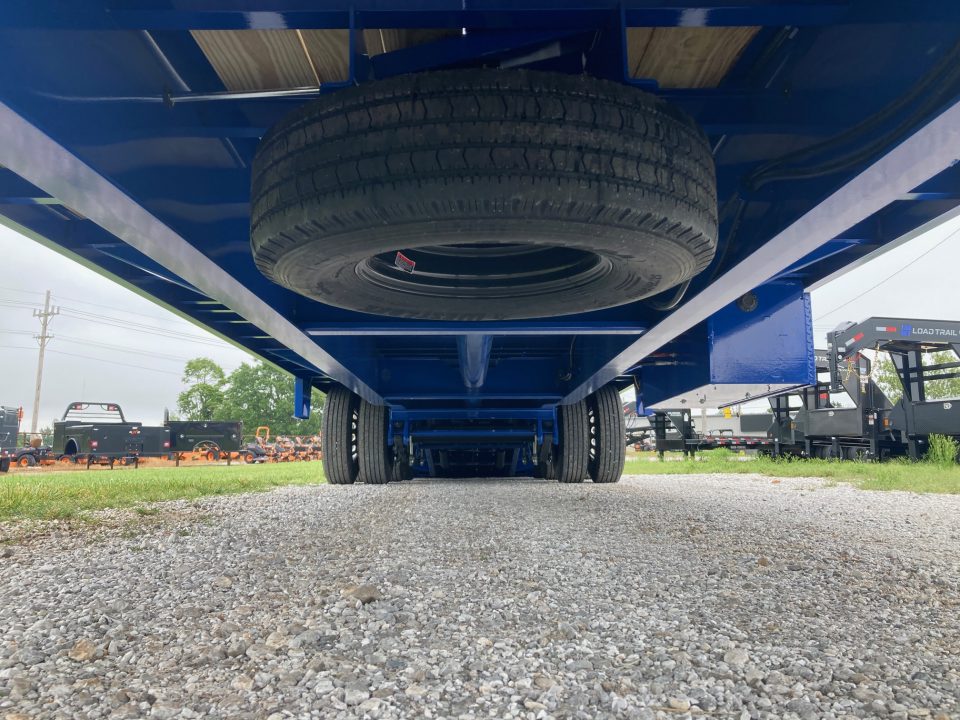 New 2026 Diamond C Trailers 102X35 TANDEM 25K GN HYDROTAIL W/ BLACKWOOD RUNNERS, HYDROJACKS, SOLAR & WIRELESS REMOTE Flatbed Trailer