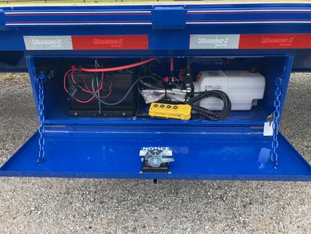 New 2026 Diamond C Trailers 102X35 TANDEM 25K GN HYDROTAIL W/ BLACKWOOD RUNNERS, HYDROJACKS, SOLAR & WIRELESS REMOTE Flatbed Trailer