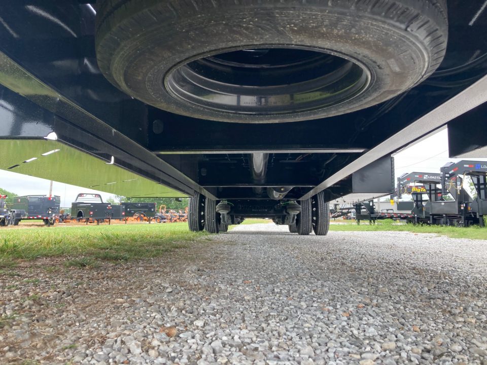 New 2026 Diamond C Trailers 102X40 TANDEM 40K HYDROTAIL W/ ALUM FLOOR, HYDROJACKS, AIR RIDE, 72" SPREAD & WIRELESS REMOTE Deckover Trailer