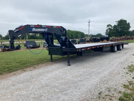 New 2026 Diamond C Trailers 102X40 TANDEM 40K HYDROTAIL W/ ALUM FLOOR, HYDROJACKS, AIR RIDE, 72  SPREAD & WIRELESS REMOTE Deckover Trailer