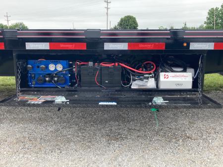 New 2026 Diamond C Trailers 102X40 TANDEM 40K HYDROTAIL W/ ALUM FLOOR, HYDROJACKS, AIR RIDE, 72" SPREAD & WIRELESS REMOTE Deckover Trailer