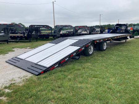 New 2026 Diamond C Trailers 102X40 TANDEM 40K HYDROTAIL W/ ALUM FLOOR, HYDROJACKS, AIR RIDE, 72" SPREAD & WIRELESS REMOTE Deckover Trailer