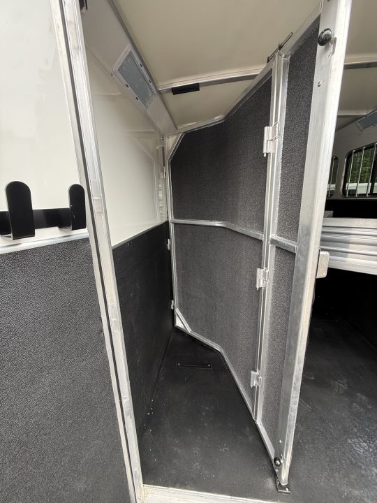 New 2027 Cimarron Trailers Norstar 4 Horse SL GN Horse Trailer