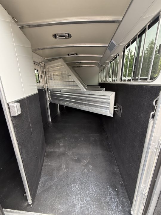 New 2027 Cimarron Trailers Norstar 4 Horse SL GN Horse Trailer