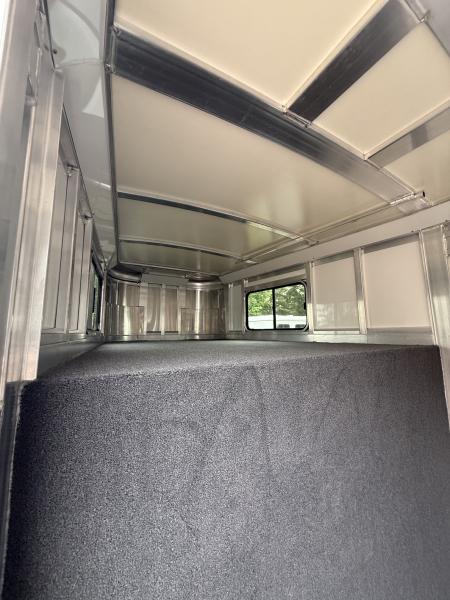 New 2027 Cimarron Trailers Norstar 4 Horse SL GN Horse Trailer