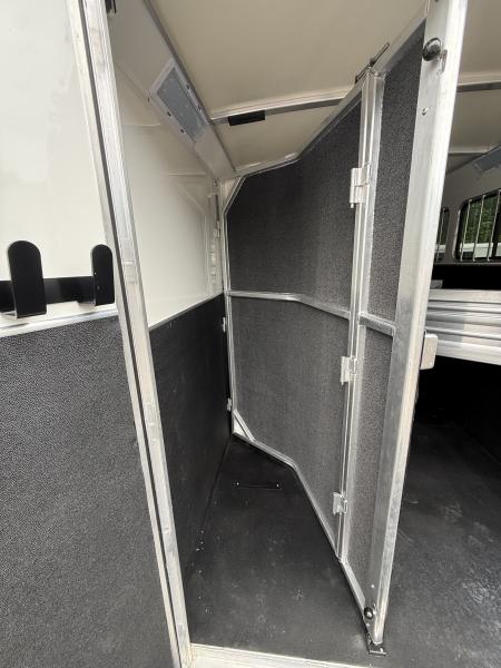 New 2027 Cimarron Trailers Norstar 4 Horse SL GN Horse Trailer