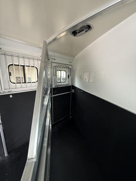 New 2027 Cimarron Trailers Norstar 4 Horse SL GN Horse Trailer