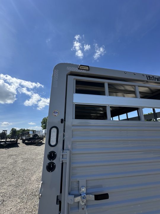 New 2027 Trails West GN HOTSHOT 25' W/TACK Horse Trailer