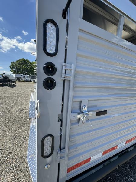New 2027 Trails West GN HOTSHOT 25' W/TACK Horse Trailer