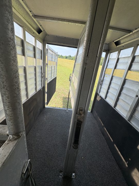 Used 2004 Hart Trailer 2 Horse Straight Load Horse Trailer